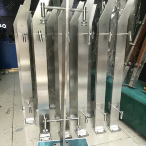 gia-cong-cau-thang-lan-can-inox-4