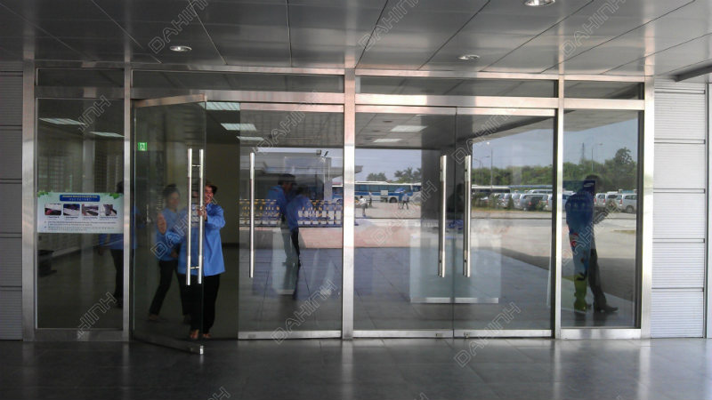 gia-cong-cua-cong-inox-da-hinh-2
