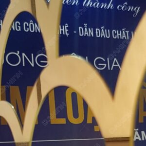 cắt laser vách ngăn cnc inox mạ vàng vảy rồng