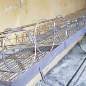 giá treo ly inox quầy bar mạ vàng