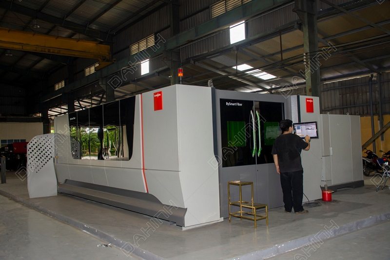 Máy cắt laser