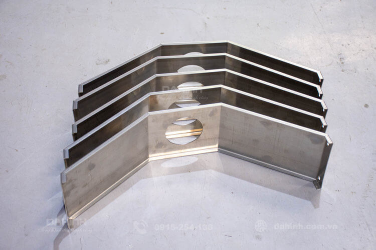 Gia công cắt gấp inox