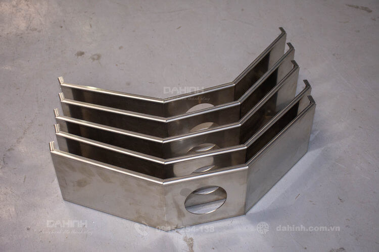 Gia công cắt gấp inox