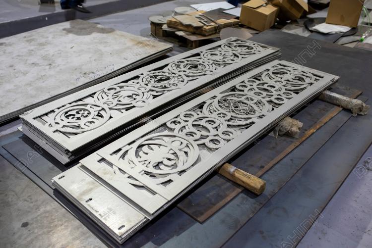 Cắt laser CNC hoa văn vách trang trí inox tấm theo yêu cầu