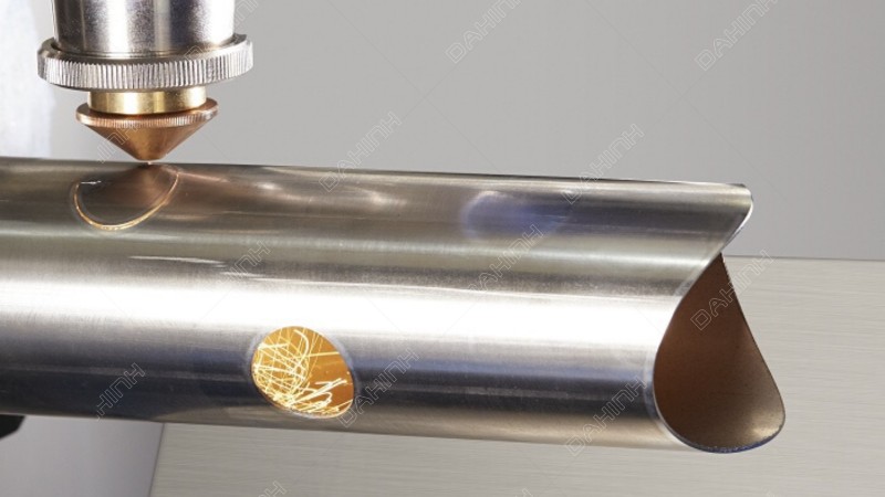 Cắt laser ống hộp inox theo yêu cầu