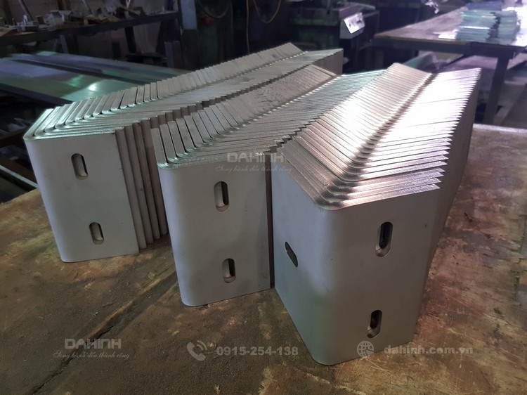 cắt gấp laser kim loại tấm