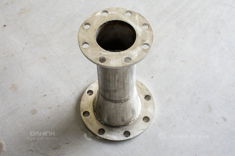 Khớp nối mặt bích inox