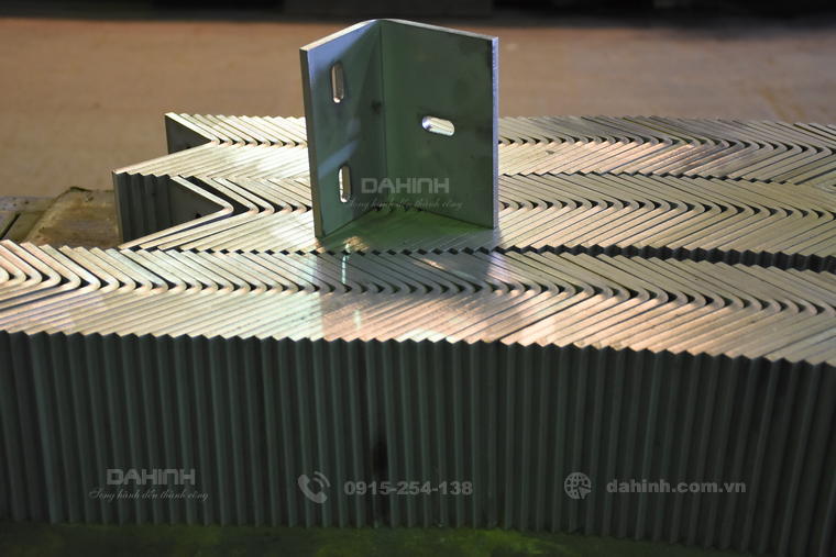 Cắt laser chấn gấp inox dày 8 ly