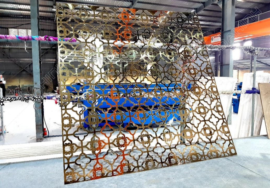 Vách ngăn Inox Mạ PVD