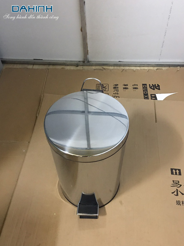 thùng rác inox
